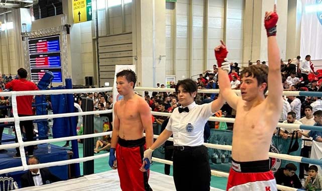 İlkadımlı kickboksçular madalyaları topladı