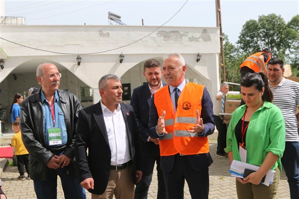 Atakum'da çiftçiye tam destek 30 bin sebze fidesi dağıtıldı