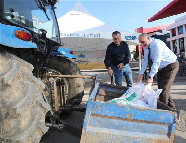 Canik Belediyesi çiftçilere destek vermeyi sürdürüyor
