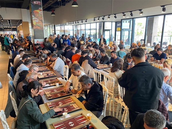 Oyun Tutkunları Lovelet AVM Tavla Turnuvası'nda buluştu