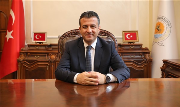 Samsunlu eskrimci Nisanur Erbil olimpiyatlara katılmaya hak kazandı