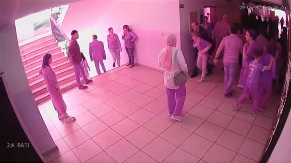 Samsun'da okul müdürü Heimlich manevrasıyla öğrencisinin hayatını kurtardı