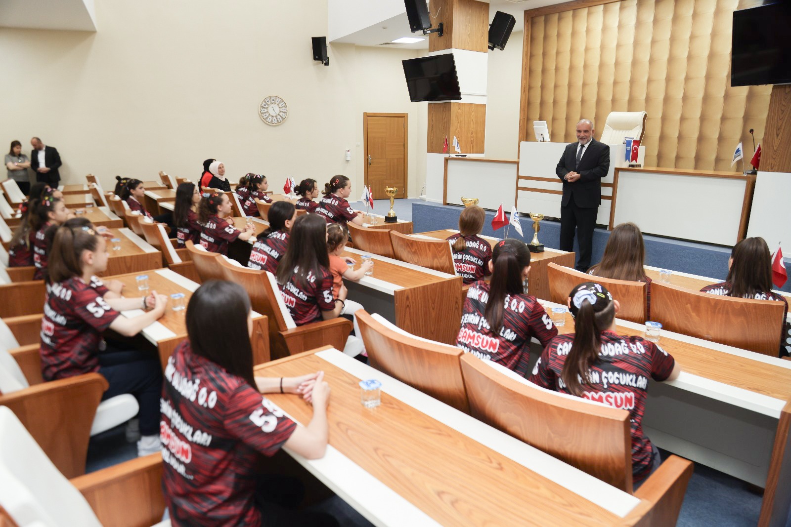 Canik’te gençler spora yönlendiriliyor