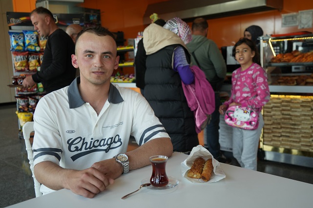 Samsun Büyükşehir 153 Kafe'de çay ve simit fiyatlarını 10 TL yaptı