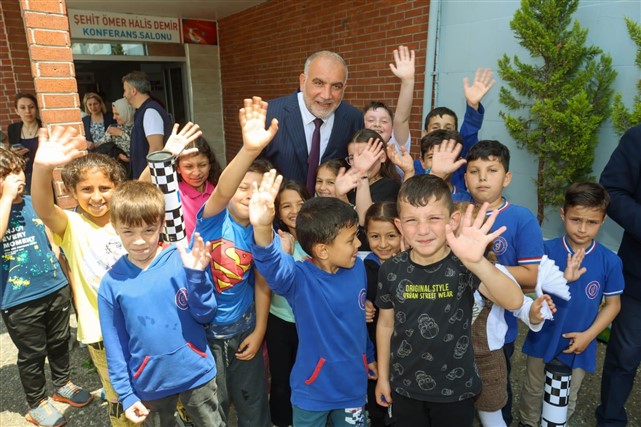 Canik'te kan bağışlayan öğrencilere ödül