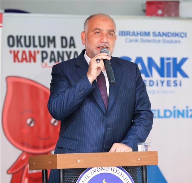 Canik'te kan bağışlayan öğrencilere ödül