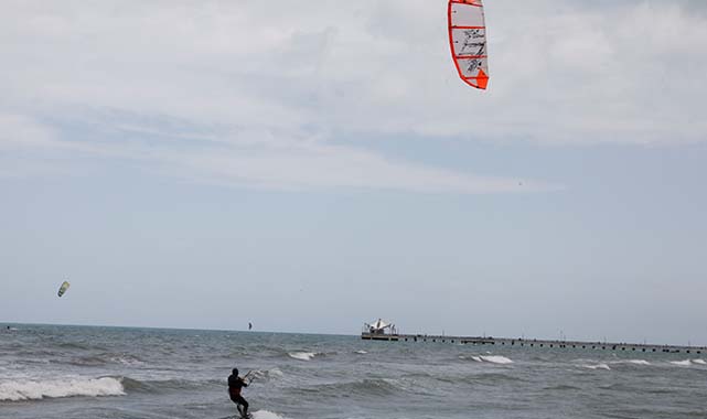 Samsun'da rüzgarı heyecanla birleştiriyorlar