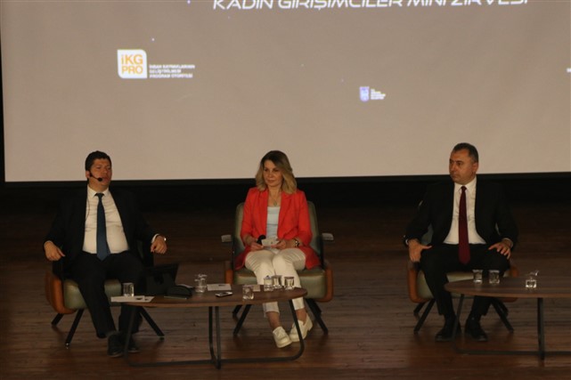 Atakum'da Geleceğin Meslekleri Zirvesi gerçekleştirildi