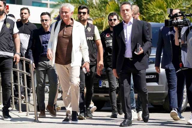 Fenerbahçe'nin yeni Teknik Direktörü Jose Mourinho, İstanbul'a geldi