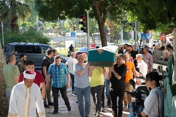 Samsunlu şarkıcı Sagopa Kajmer'in annesi öldü