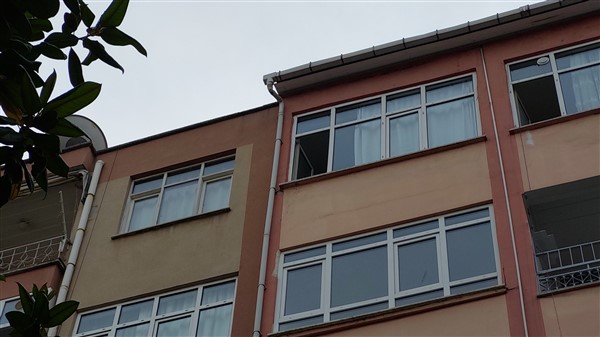 Samsun'da 2 yaşındaki kız çocuğu beşinci kattan düşerek öldü