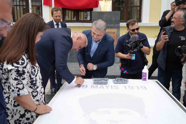 Samsun'da 155 bin kişi ilmek atarak Atatürk portresi yapacak!