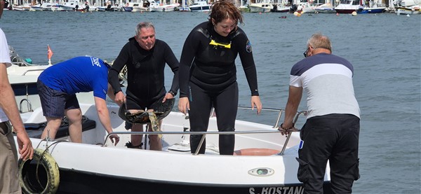 Samsun'da dalgıçlardan deniz dibi temizliği