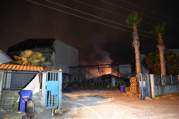 Samsun'daki plastik fabrikasında yeniden yangın çıktı