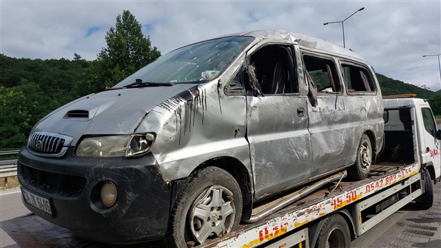 Bayram ziyaretine giden aile Samsun'da kaza yaptı 1'i Ağır 8 Yaralı