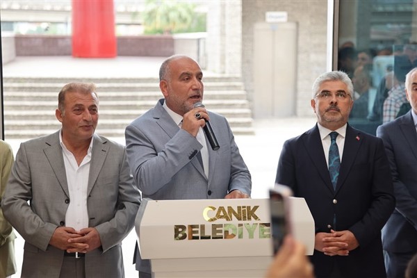 İbrahim Sandıkçı'dan bayramlaşmada huzur ve barış temennisi