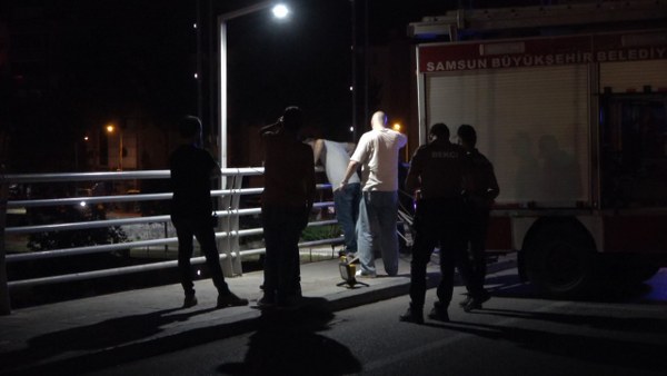 Samsun'da köprüde intihara kalkıştı