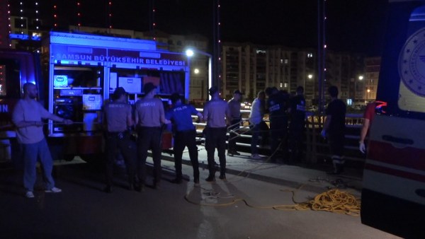 Samsun'da köprüde intihara kalkıştı