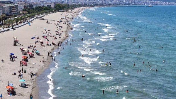 Profesör denizde RİP akıntısında hayatta kalmanın formülünü açıkladı