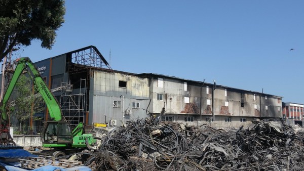 Samsun'da yanan soğutma fabrikası yeniden yandı