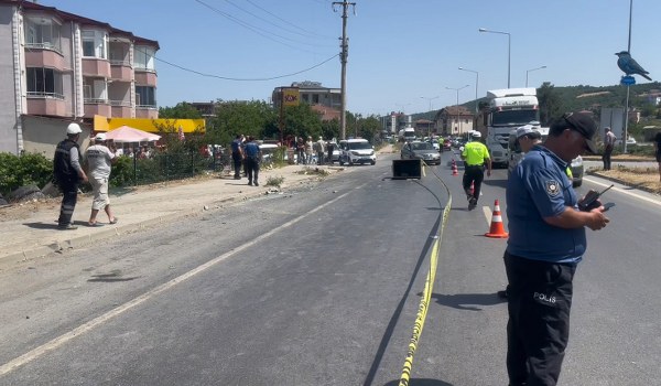 Samsun'da kamyon yolcu minibüsüne çarptı 1'i ağır 11 yaralı