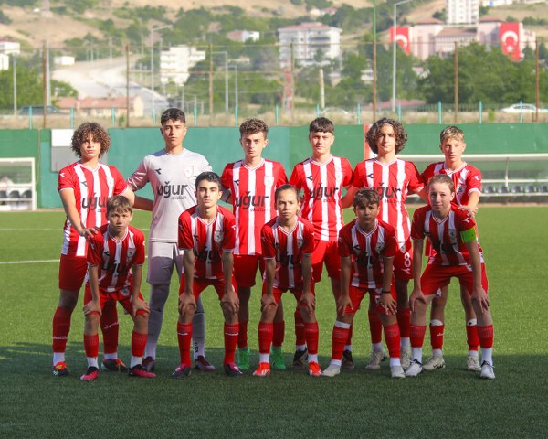 Samsunspor’un gençleri bileti kaptı