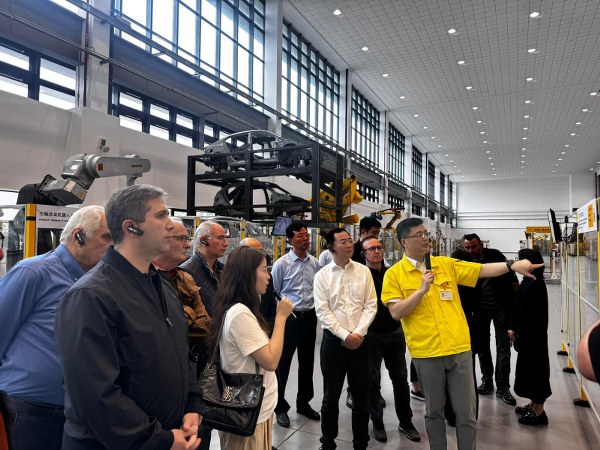 Yusuf Ziya Yılmaz, Çin'de robotik teknolojilerini inceledi