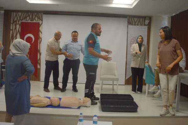 Samsun’da Gençlik ve Spor Müdürlüğü personeline ilk yardım eğitimi