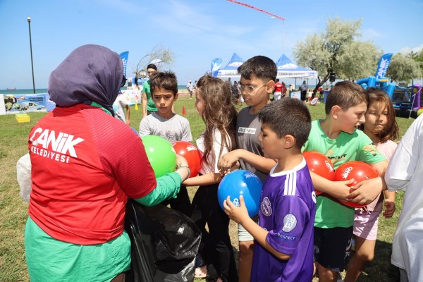 Canik'te çocuklar sporla buluştu Yaz Spor Şenliği coşkusu