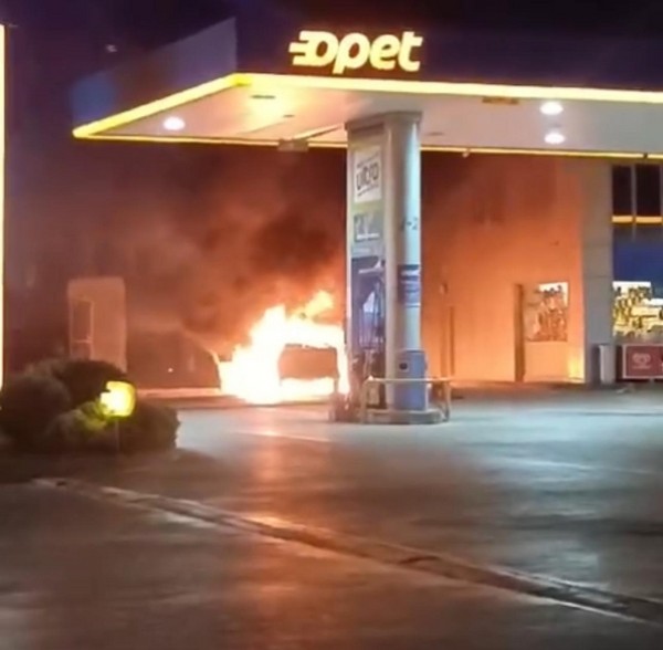 Samsun'da akaryakıt istasyonunda korkutan yangın