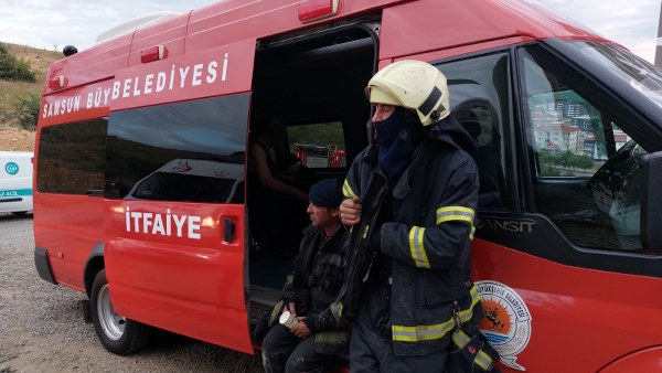 Samsun'da 6 katlı binada yangın