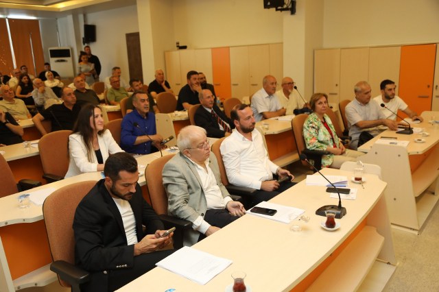 Atakum Belediye Başkanı Serhat Türkel kemer sıkacaklarını açıkladı