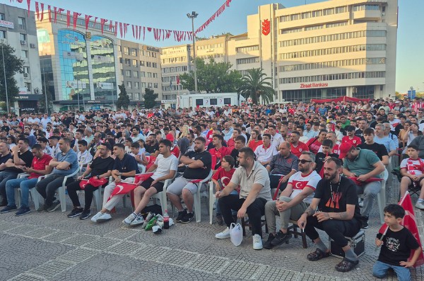 Türkiye - Avusturya EURO 2024 maçı Samsun'da nerede dev ekranda izlenebilecek?