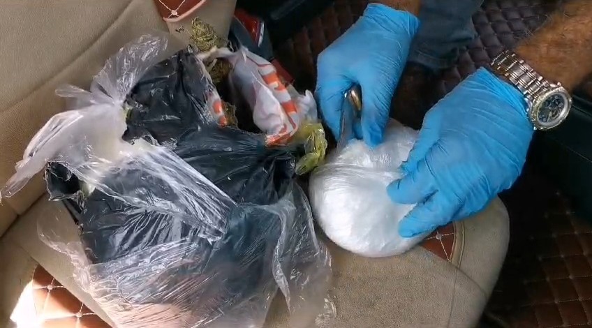 Samsun'da narkotik köpeği çeşit çeşit uyuşturucu buldu