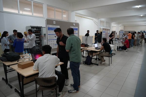OMÜ Mühendislik Fakültesi öğrencileri bitirme projelerini sergiledi