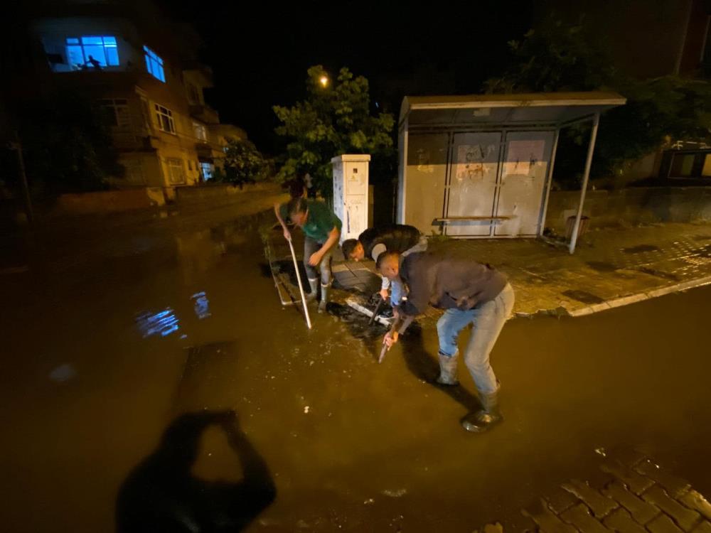 Çarşamba'yı sel aldı
