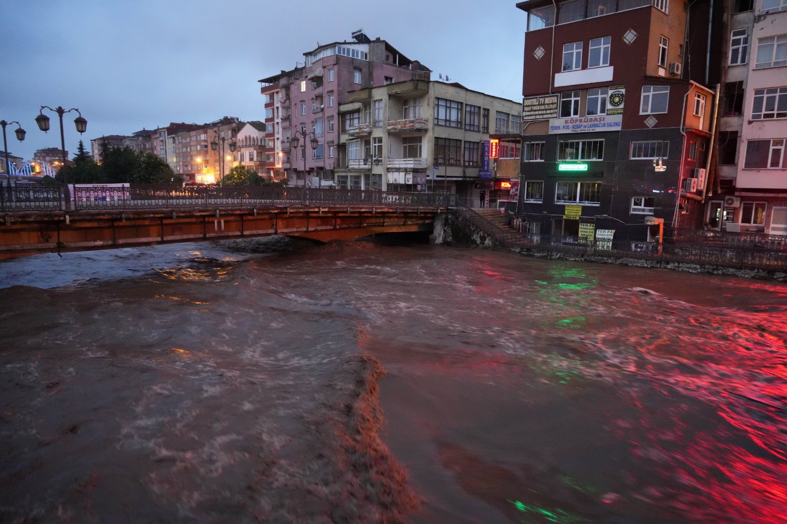 Samsun’un doğu ilçeleri sele teslim!