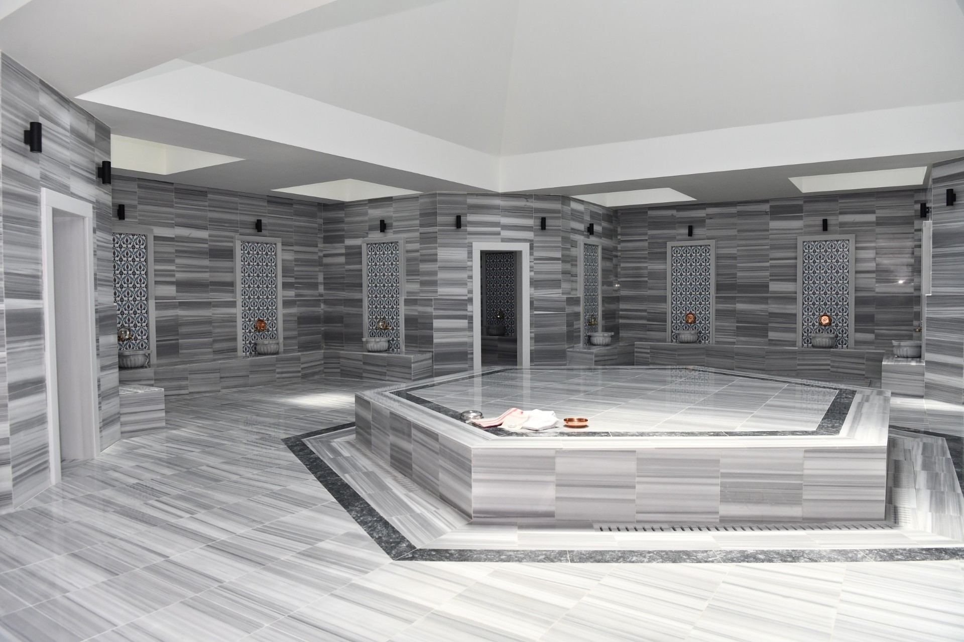 Samsun'da belediye hamamı ve havuzu hizmete girdi