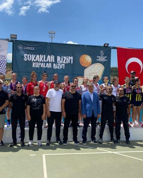 Şampiyon Samsun kız basketbol takımı