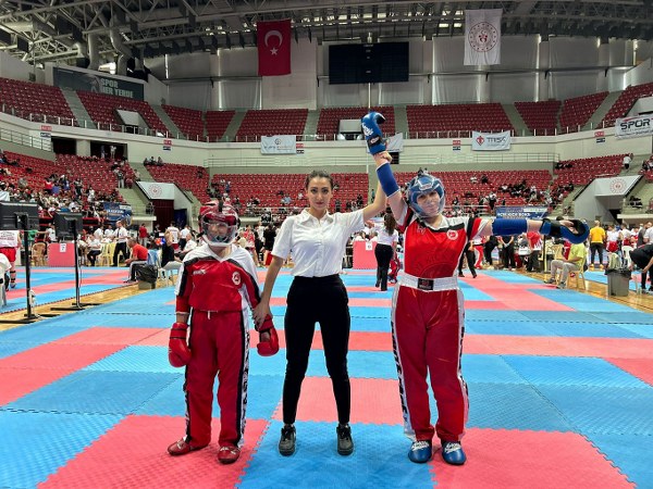 İlkadım Belediyespor Kick Boks Takımı Konya'dan zaferle döndü