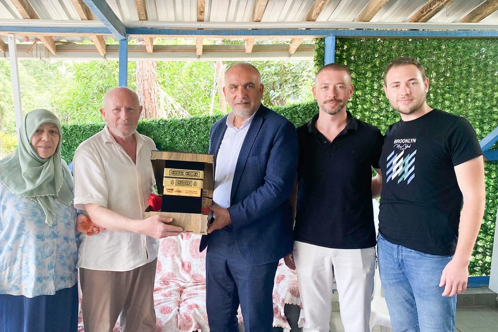 İbrahim Sandıkçı hacıları ziyaret etti