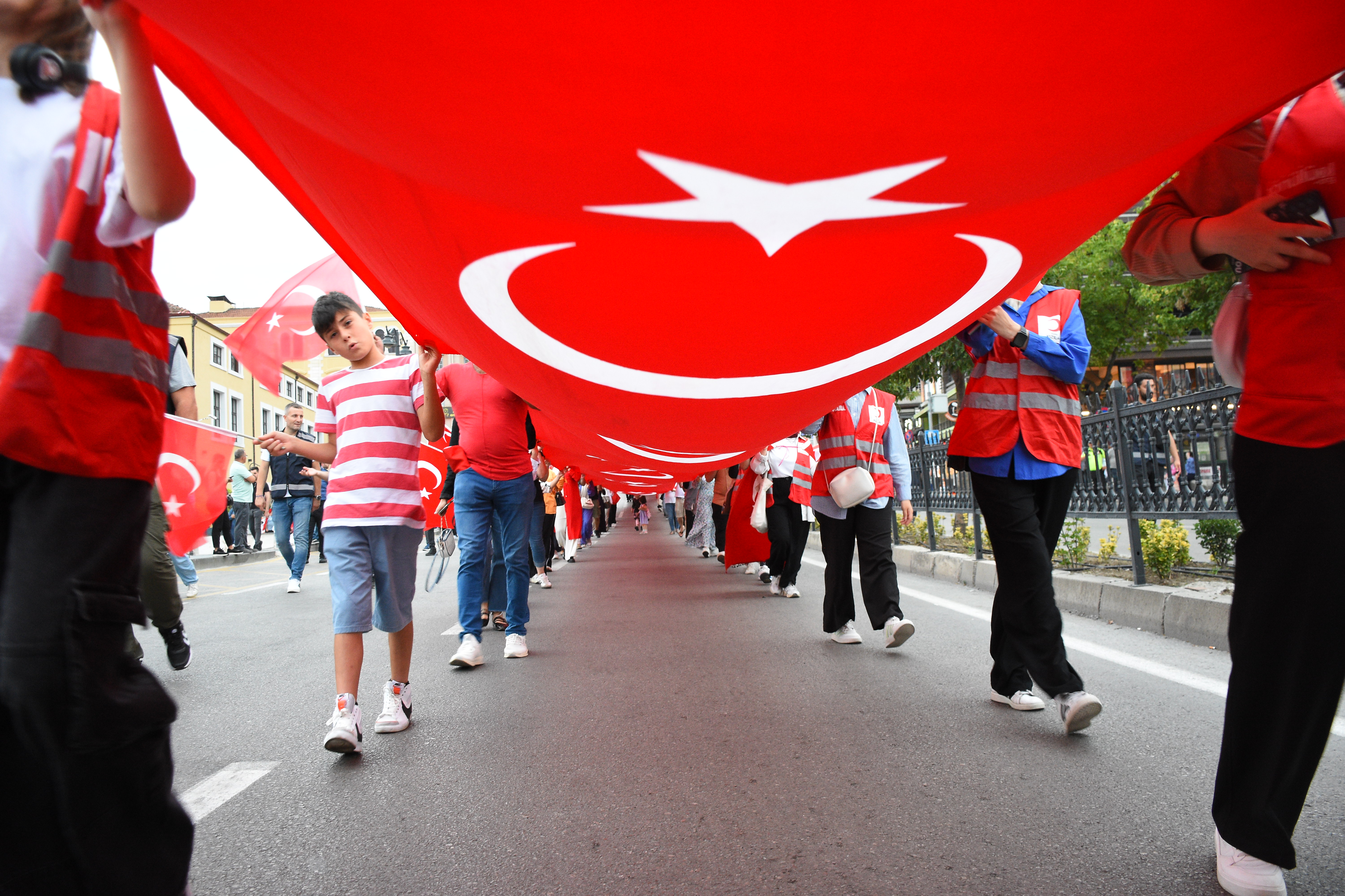 Samsun'da 15 Temmuz Demokrasi ve Milli Birlik Günü'nde bayraklı yürüyüş