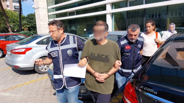 Samsun'da kumar borcundan bunalıma giren koca eşini bıçaklayarak ağır yaraladı