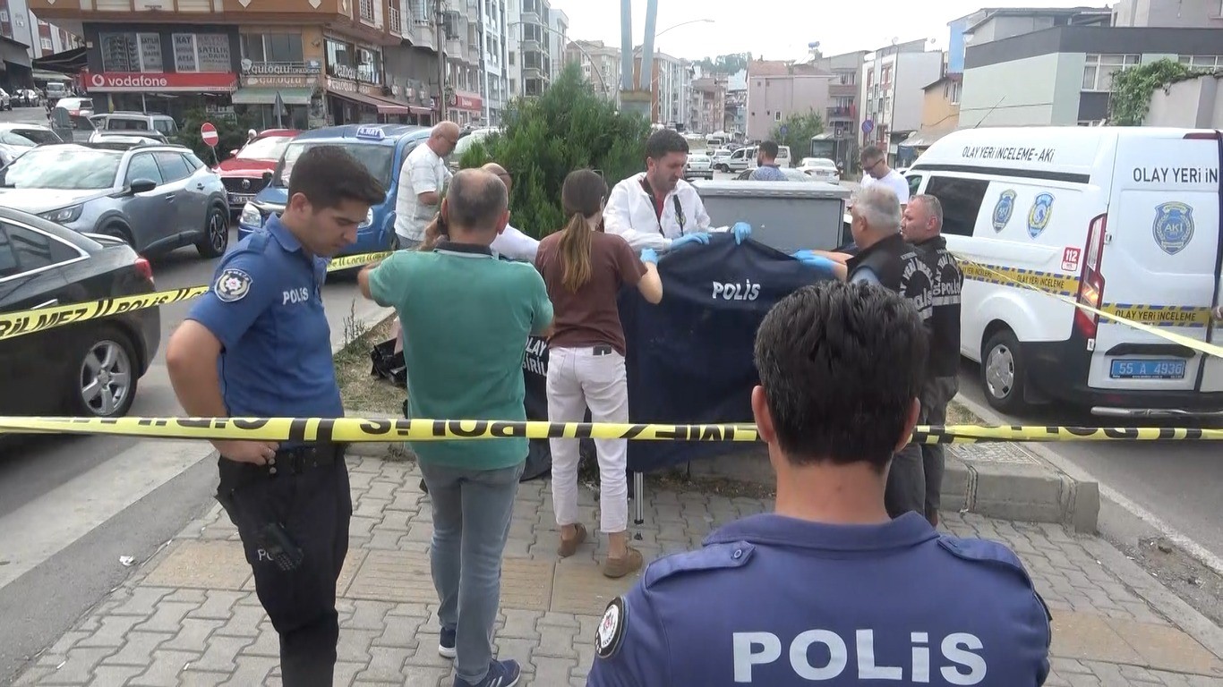 Samsun'da gittiği yere varamayan talihsiz adam yolun ortasına yığılıp can verdi