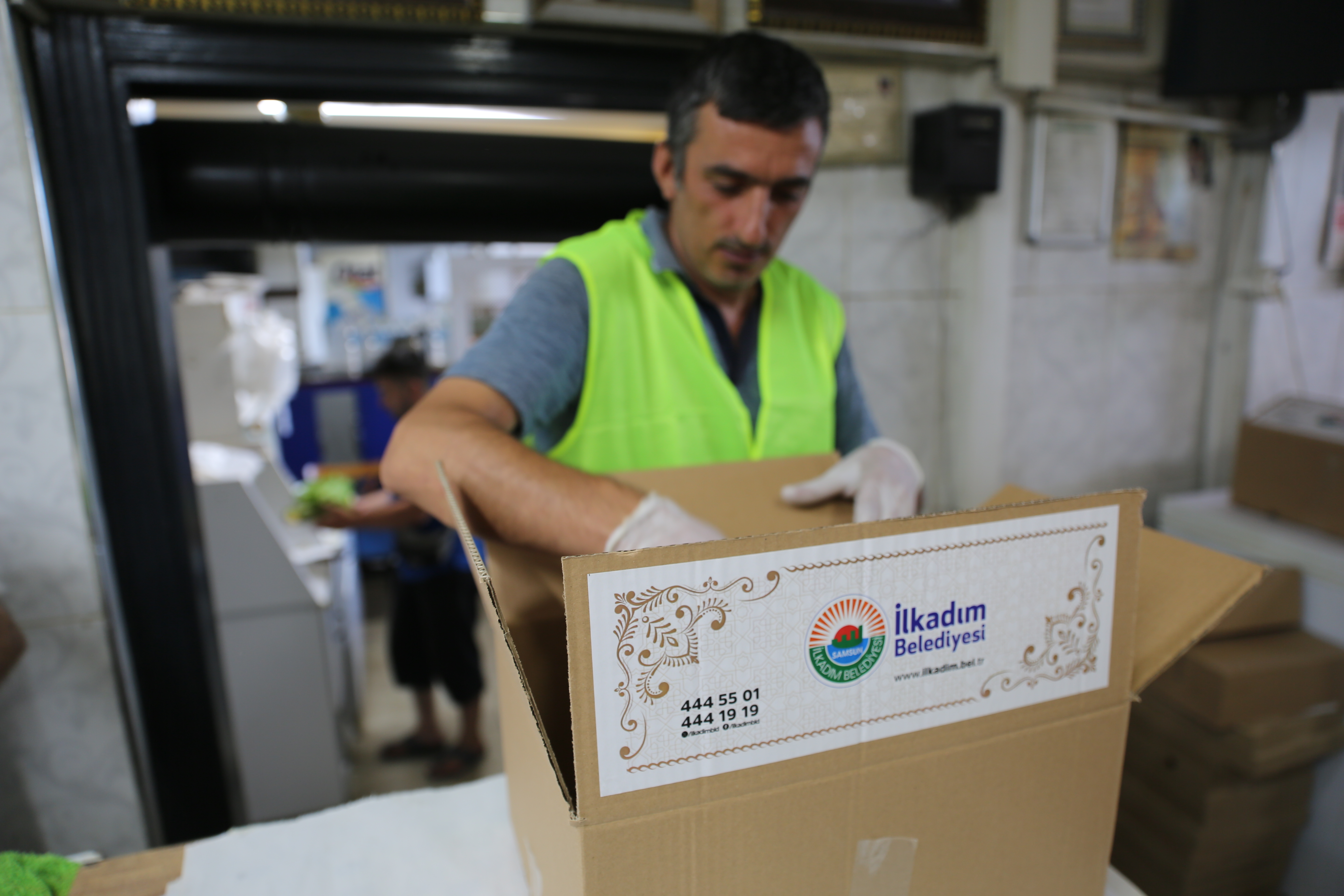 İlkadım Belediyesi acı günde de vatandaşların yanında