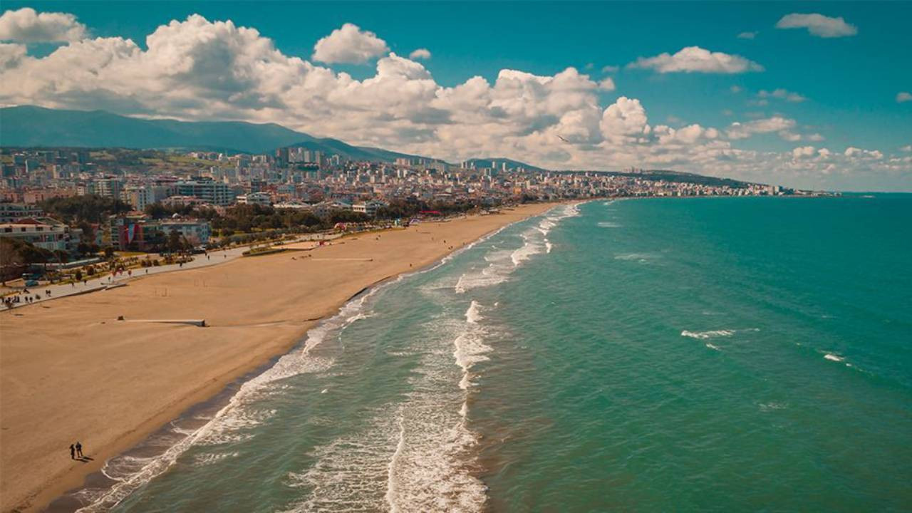 Atakum'da sivrisinekler vatandaşı canından bezdirdi