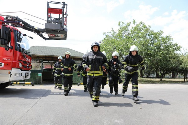 Samsun İtfaiyesi’nden nefes kesen tatbikat