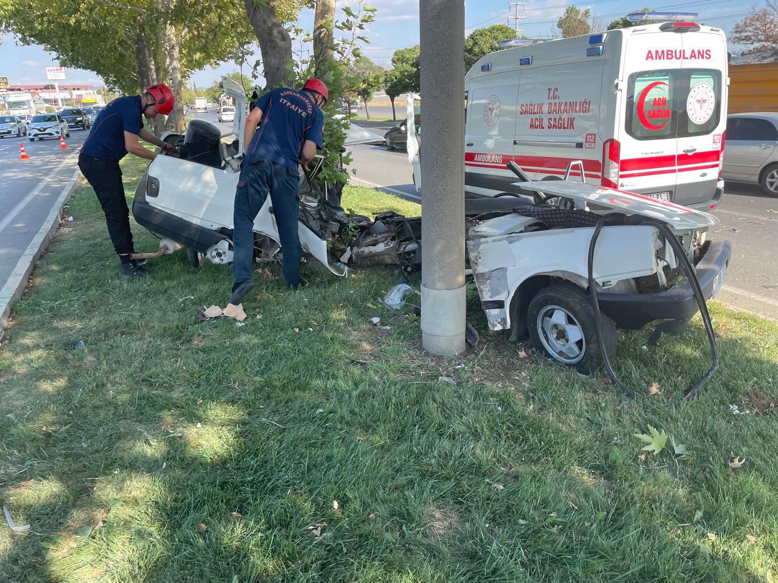 Kahramanmaraş'ta feci kazada otomobil ikiye bölündü! 1 kişi hayatını kaybetti