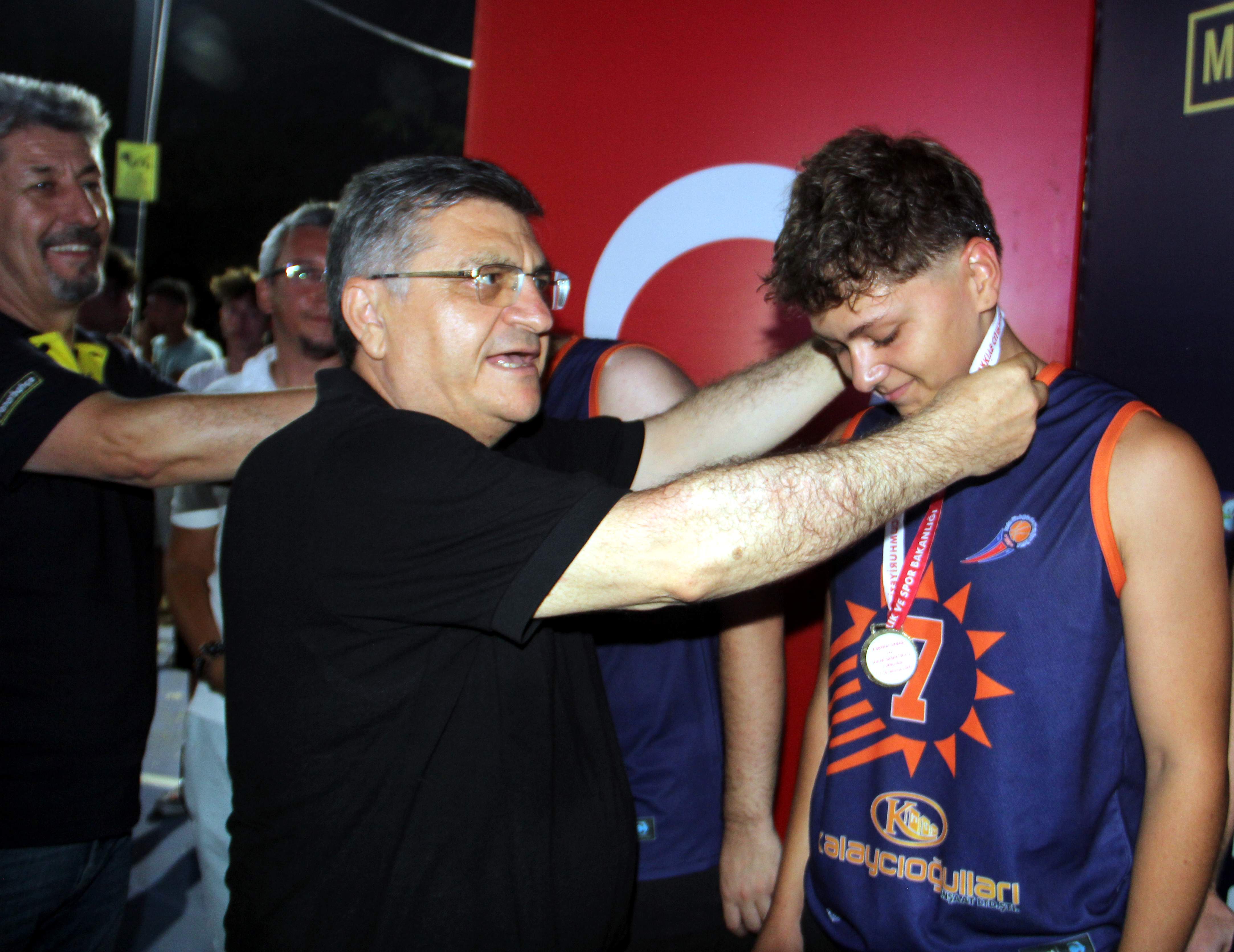 Samsun takımlarından sokak basketbolu turnuvasında iki şampiyonluk