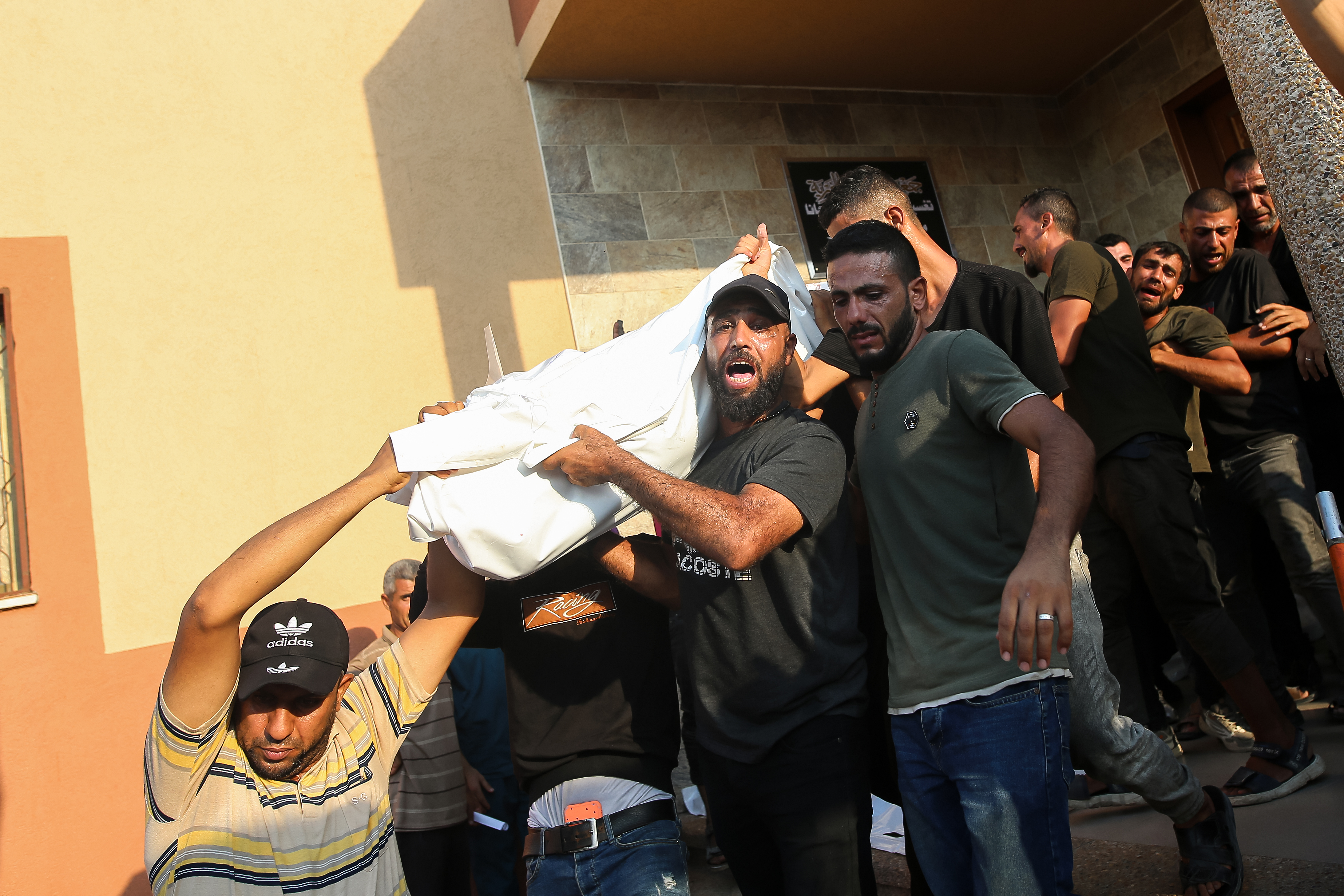 İsrail'in Gazze Şeridi'ndeki Han Yunus kentine saldırısında 70 Filistinli öldü